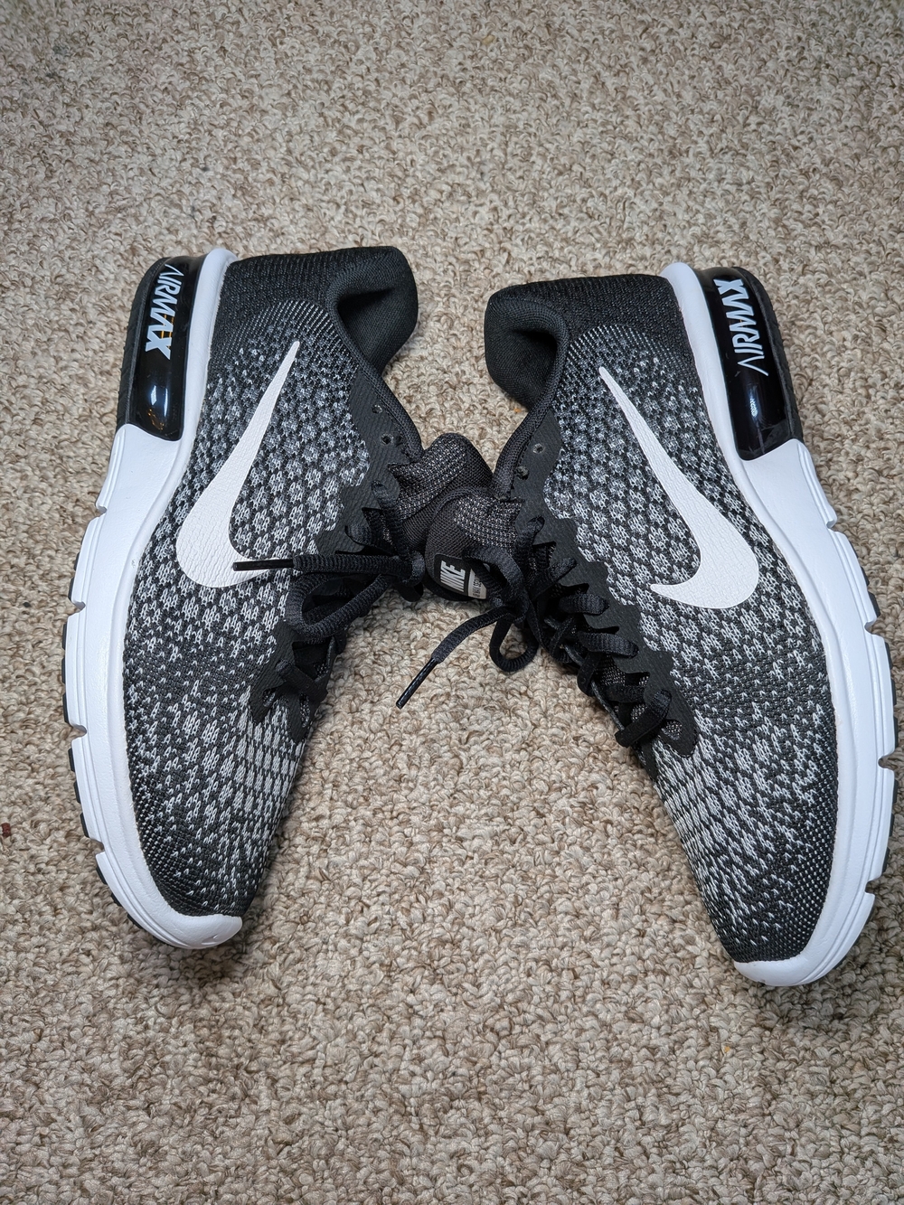 Nike Air Max Sequent 2 • Women’s 8.5 • Black/White • Like New - Picture 3 of 7